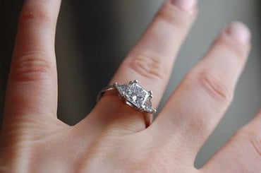 Signs that Your Engagement Ring Needs to be Resized