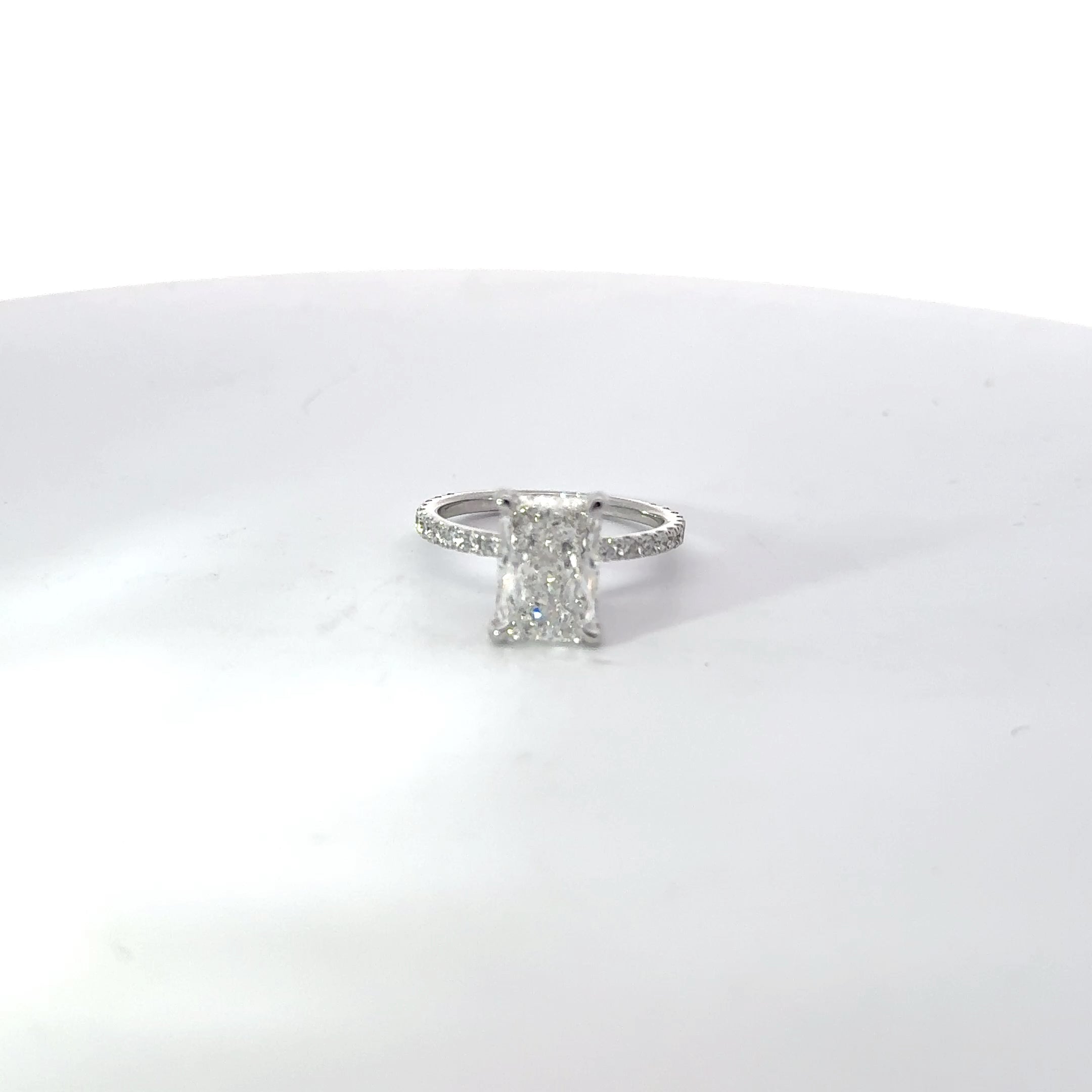 Lab Grown Diamond Engagement Ring