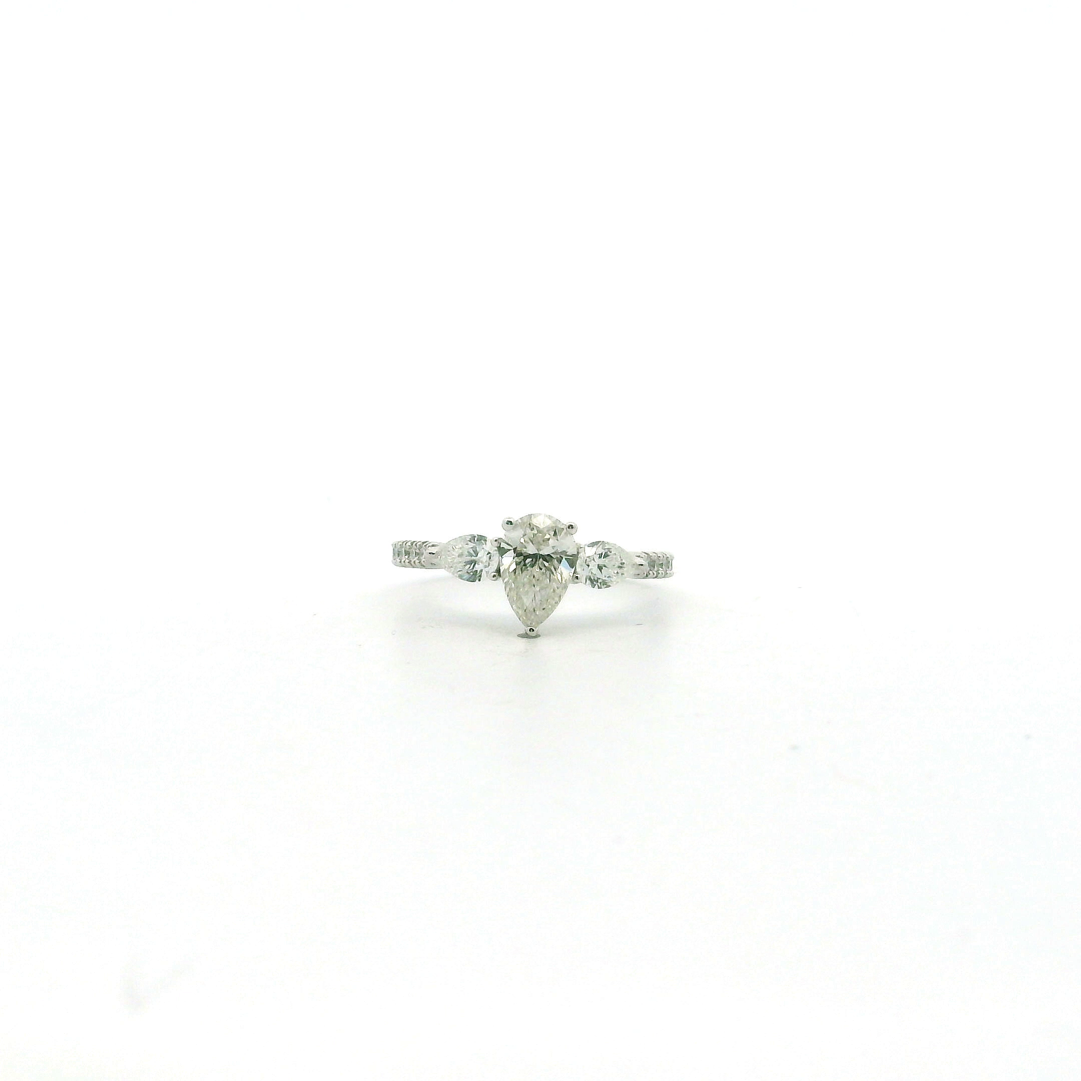 Lab Gown Diamond rings