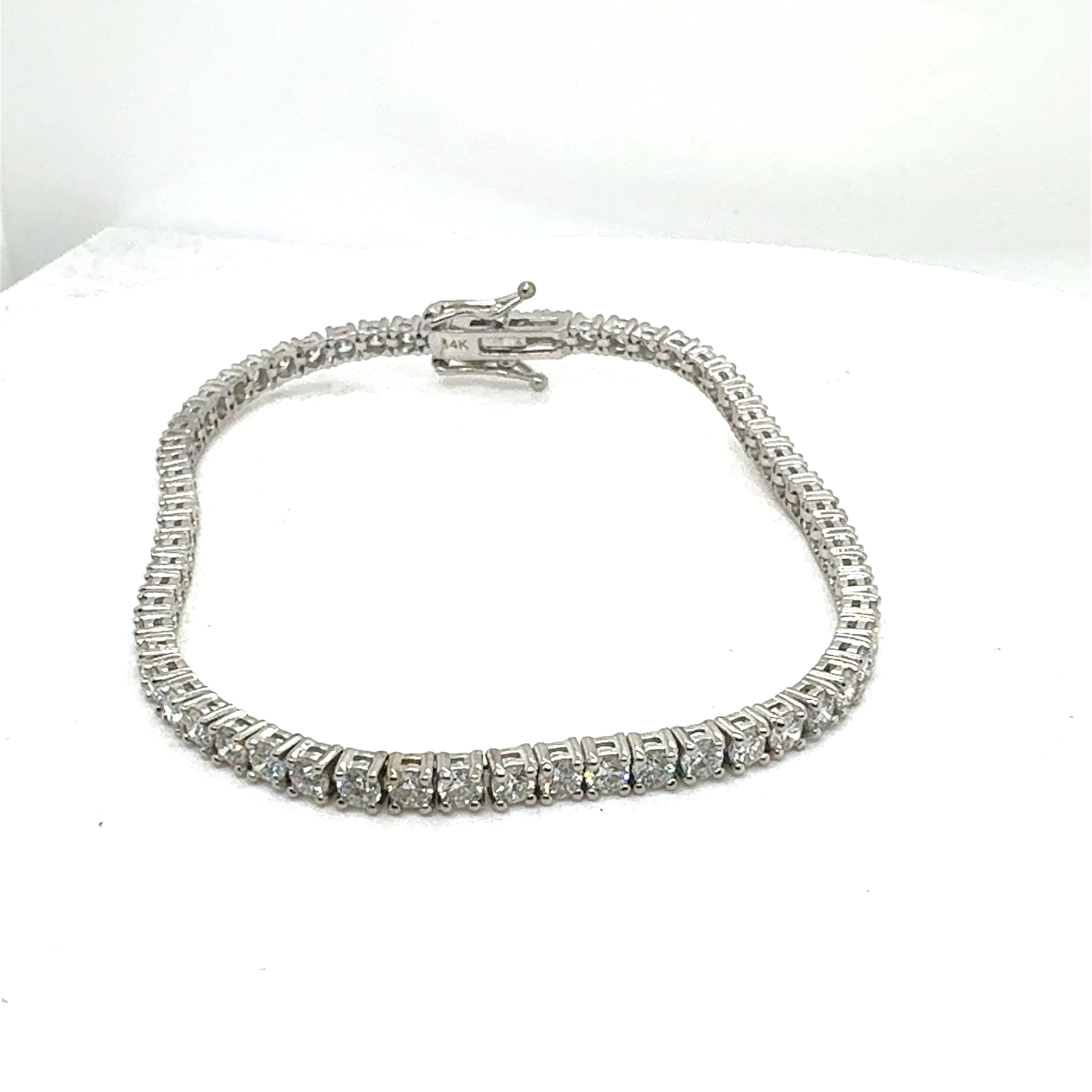 Lab grown diamond bracelet