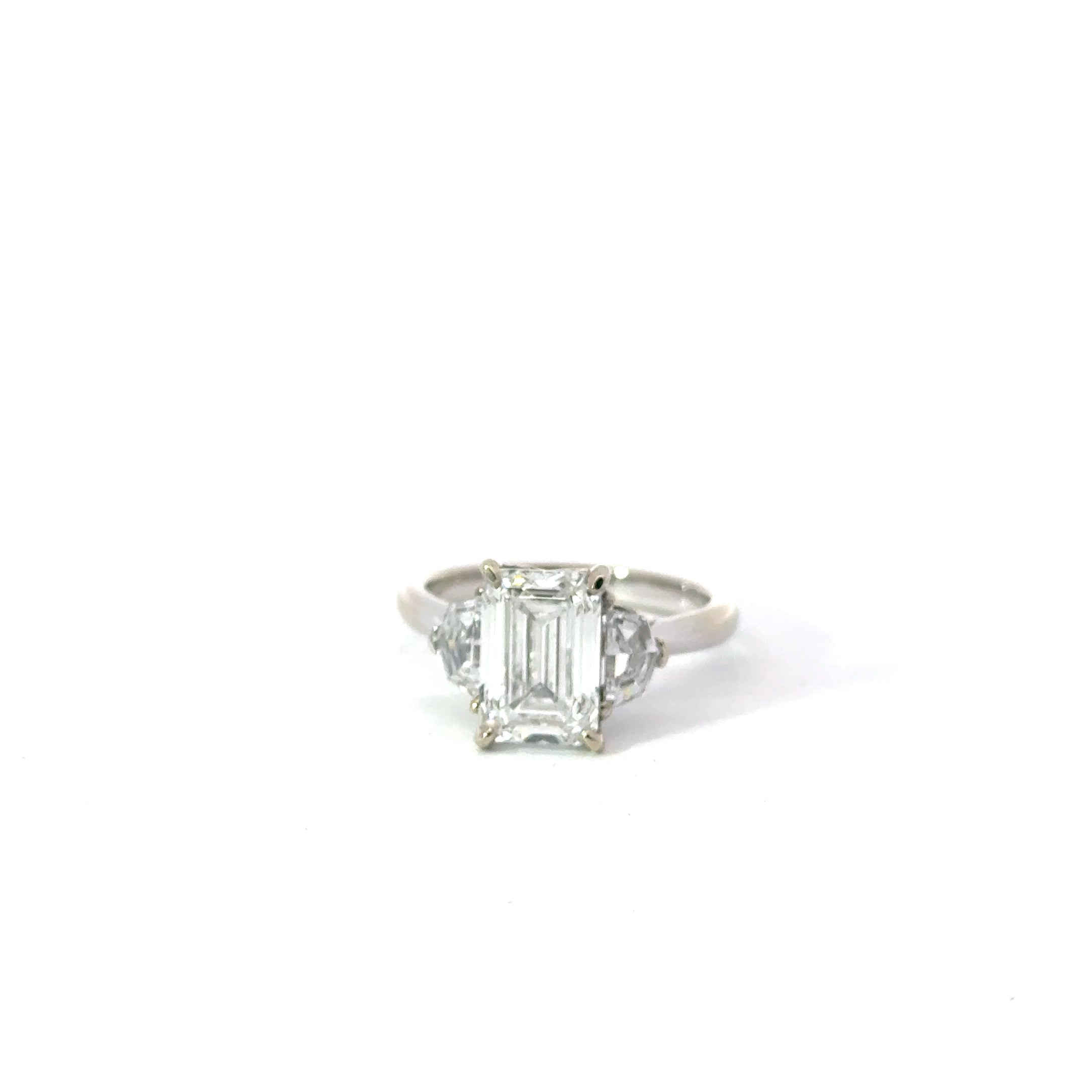Lab Grown Diamond Engagement Ring